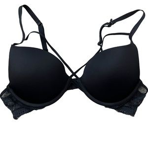 LA SENZA | Beyond Sexy Black Lace Push Up Bra with Strappy Front Details